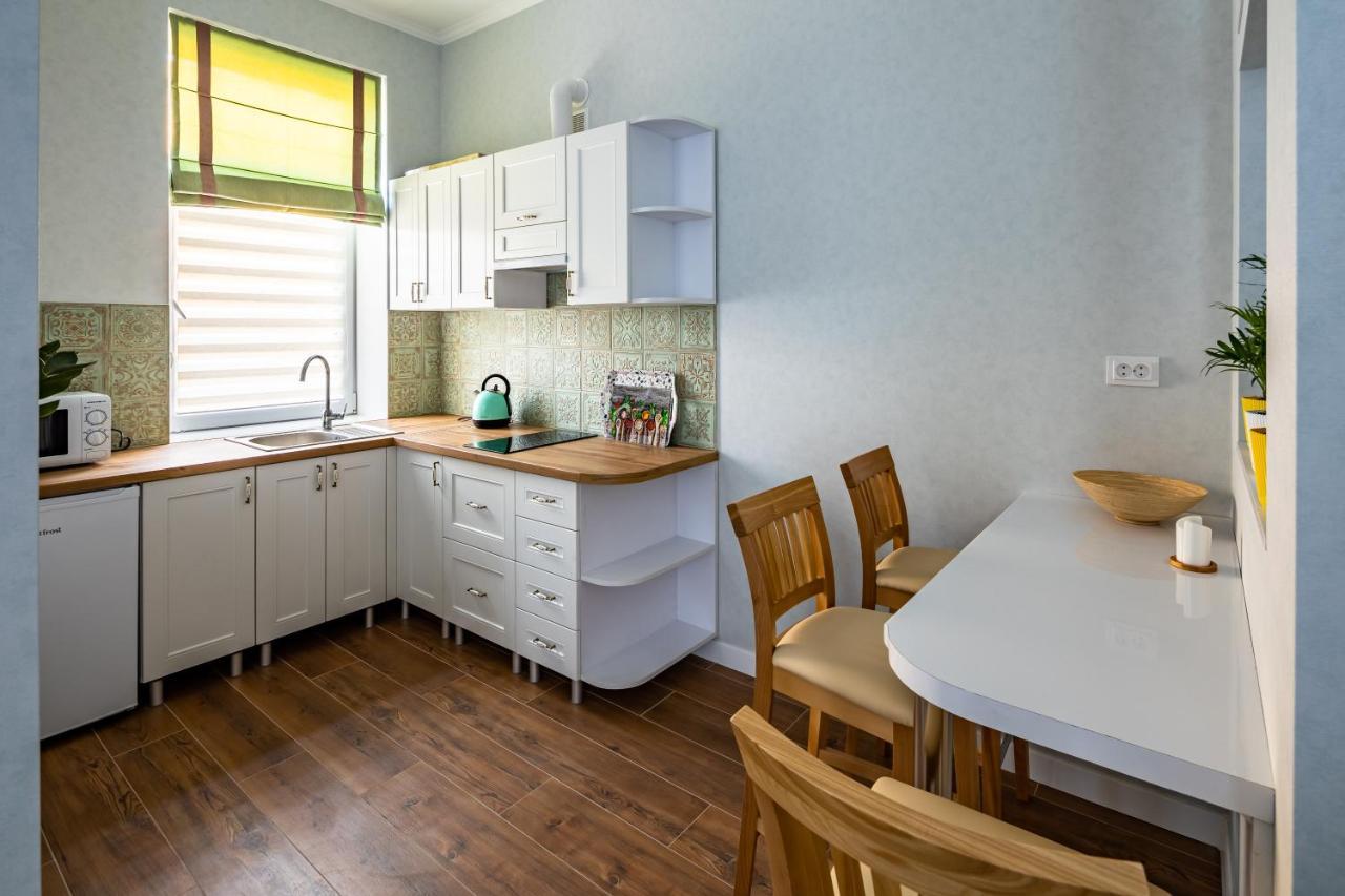 Leontovycha Apartment Lviv Dış mekan fotoğraf
