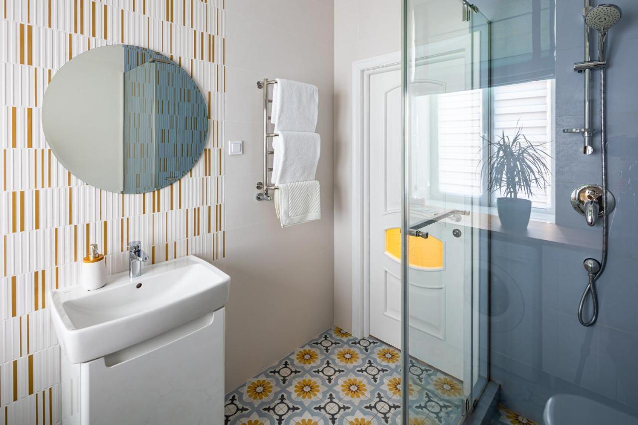 Leontovycha Apartment Lviv Dış mekan fotoğraf
